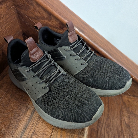 Skechers Black & Gray Men's Slip On Sneakers Size 8 - Picture 3 of 13